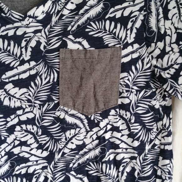 Free Planet Mens Hawaiin Print Pocket Tee, Size Lg - Picture 2 of 7